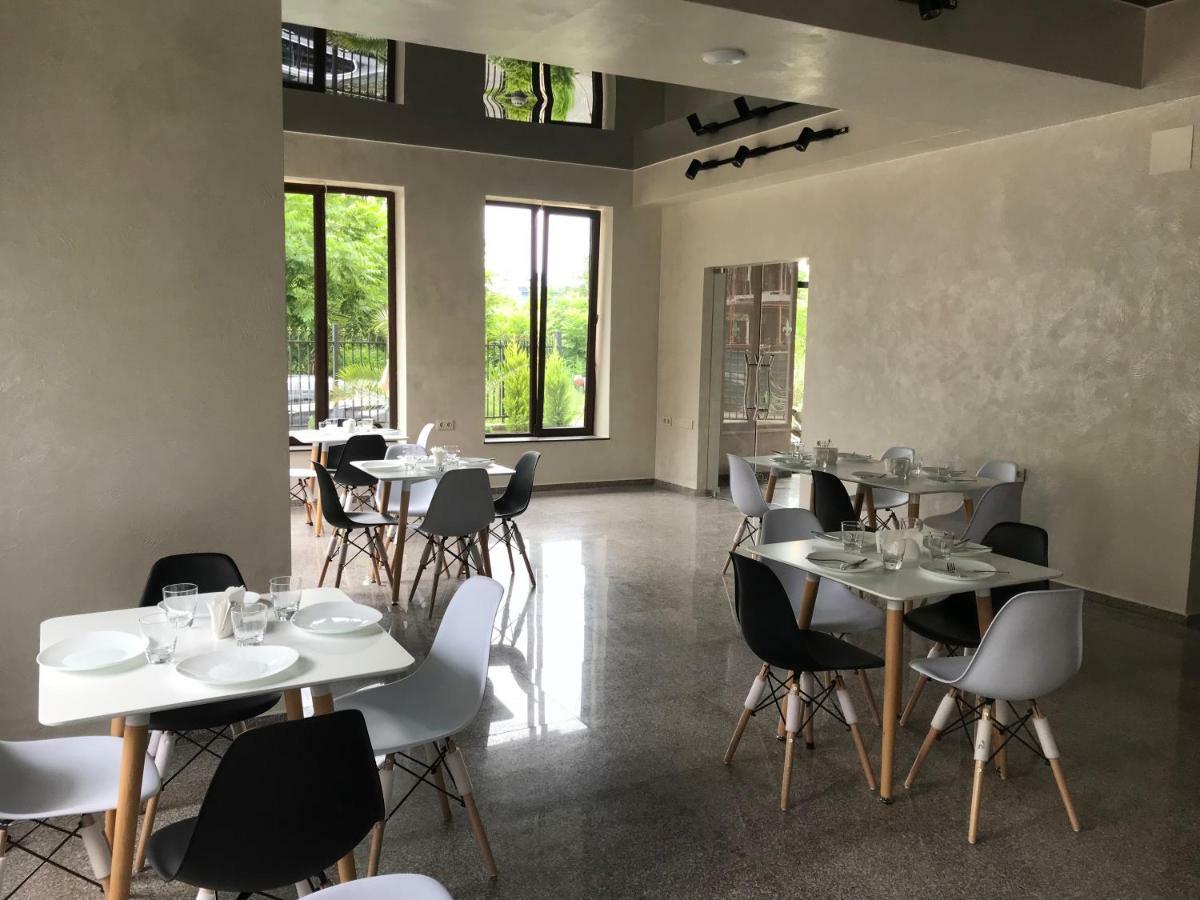 Hotel Fleur De Lis Gonio المظهر الخارجي الصورة